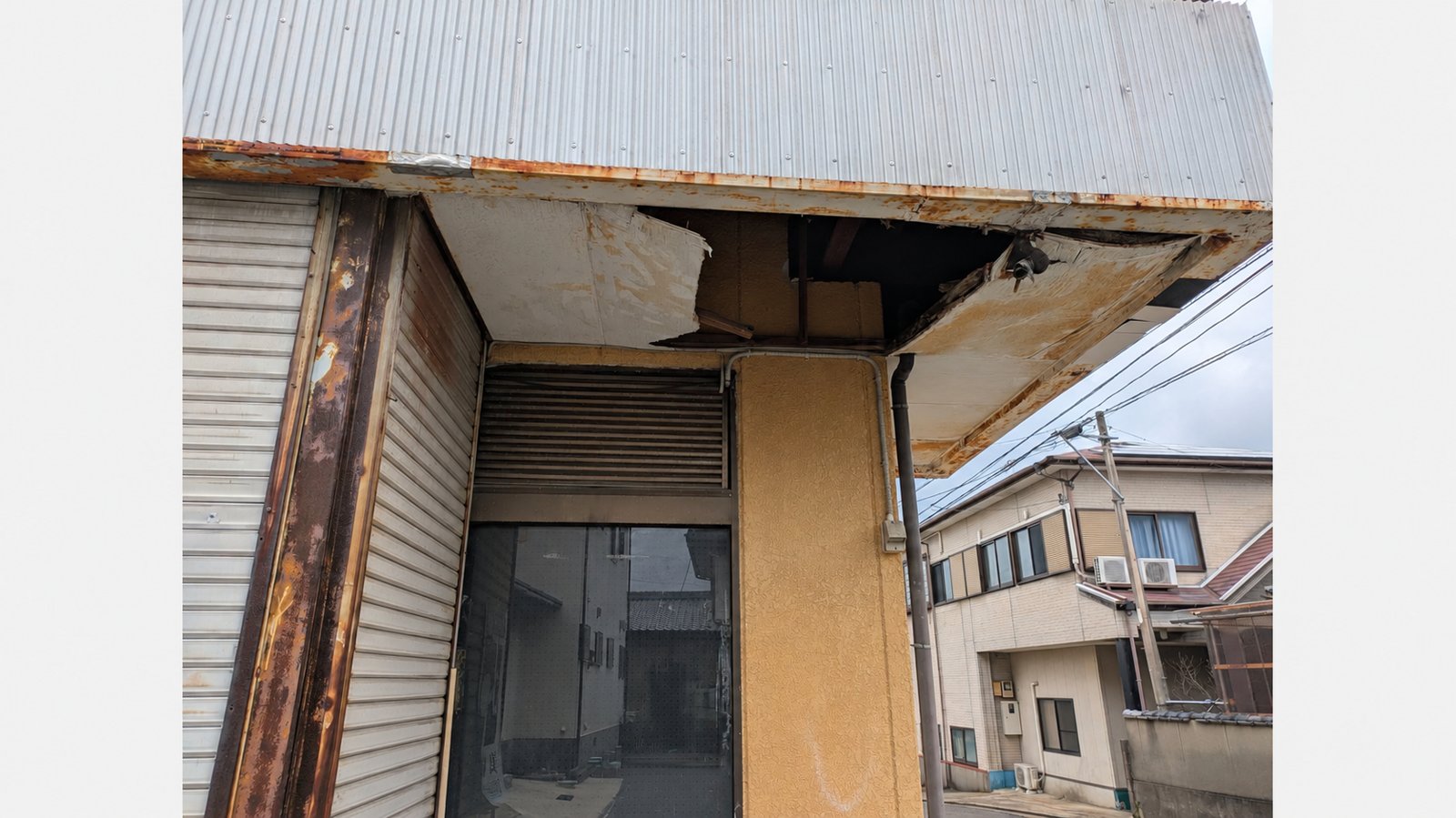 軒天(軒裏)の交換工事