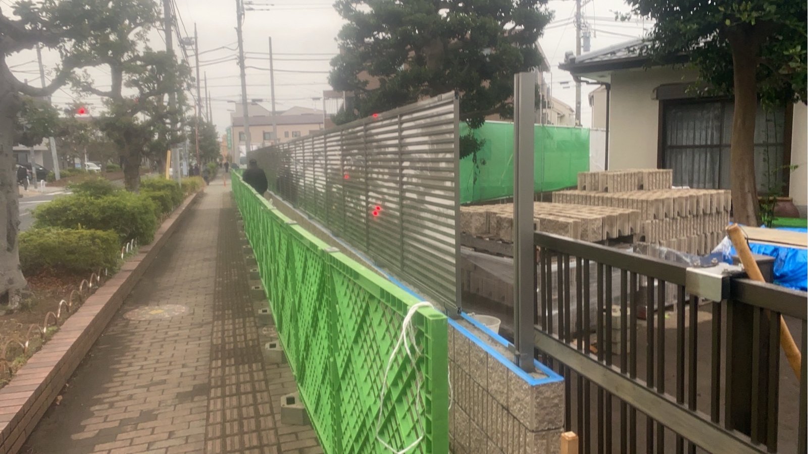 目隠しフェンスの設置工事